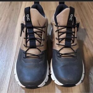 On Cloud Waterproof Running Shoes, Size W6